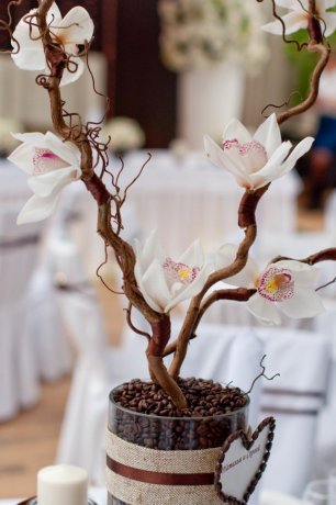 Орхидеи в декоре кофейной свадьбы