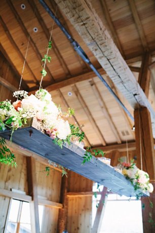 Цветы в декоре свадебного зала